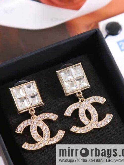wsxc1680092205466_0-800x800sjer1invnth182845_20250708200130.jpg New ☑️ Chanel c2 double c square diamond stud earrings