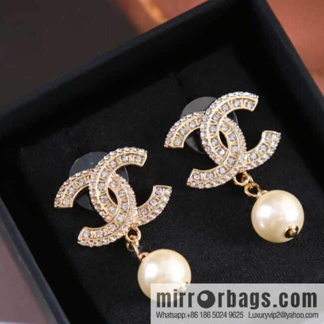 New ☑️ Chanel c2 full diamond double c pearl stud earrings