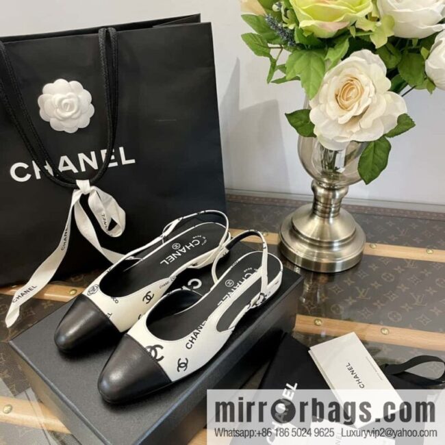 Chanel Chanel Xiaoxiang black and white color matching full logo thick heel sandals
