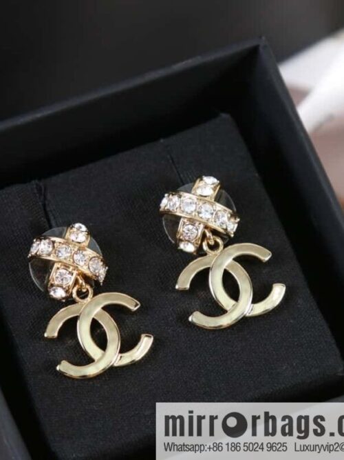 wsxc1680180066989_3-800x800p5jmqwcqjjo182776_20250708195929.jpg New ☑️ Chanel c2 double C cross full diamond stud earrings
