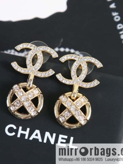 wsxc1680180068845_0-800x800buhcl5dfzh5182765_20250708195911.jpg New ☑️ Chanel c2 double C round cross full diamond stud earrings
