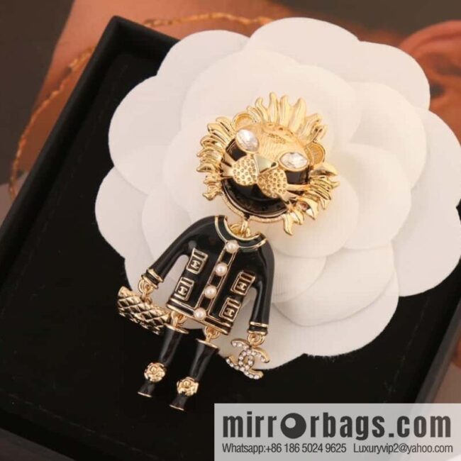 New ☑️ Chanel double c black gold lion brooch