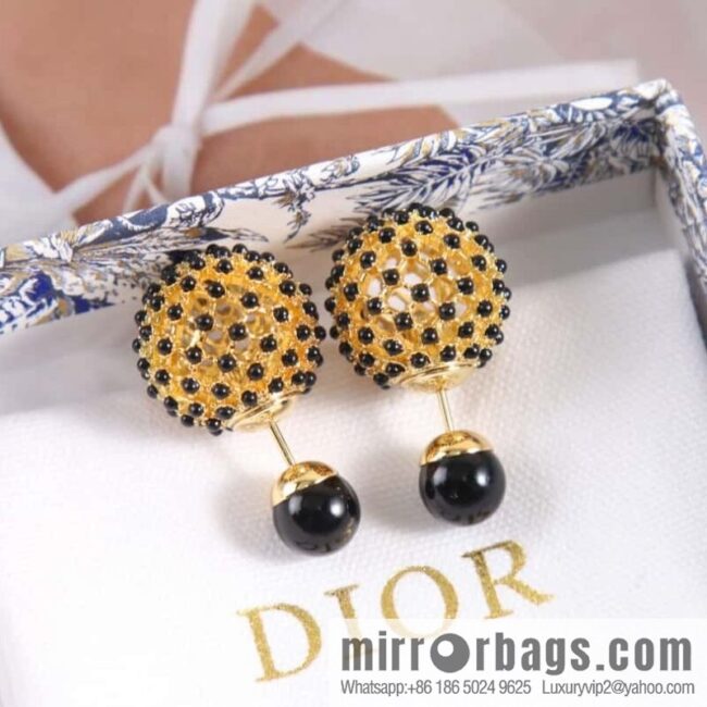 New ☑️ Dior cut-out black pearl stud earrings