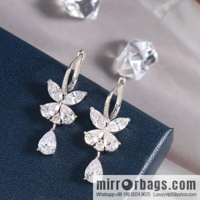 GRAFF Pear-shaped diamond butterfly earrings