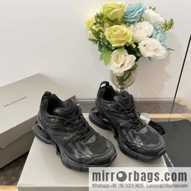 𝐁𝐚𝐥𝐞𝐧𝐜𝐢𝐚𝐠𝐚|||𝐗-𝐏𝐚𝐧𝐝𝐞𝐫 series. Vintage old spring shoes