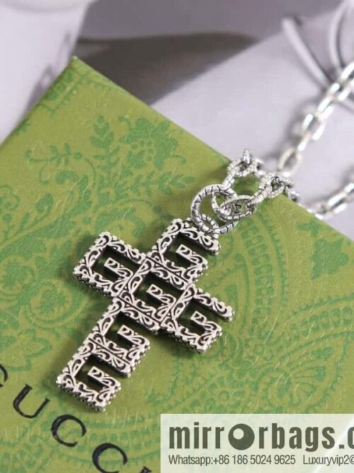wsxc1680611500958_0-800x800fldyjq5wgub182546_20250708195239.jpg Gucci cross cut-out double G necklace