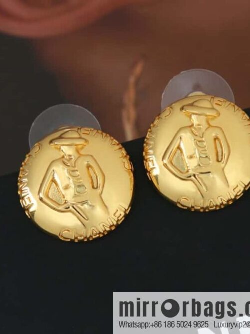 wsxc1680870535715_0-800x800wpytprht1qq182491_20250708195109.jpg New ☑️ Chanel medieval series gold round earrings