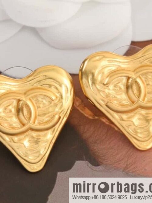 wsxc1680870537302_6-800x800cvlwuko0v1k182480_20250708195050.jpg New ☑️ Chanel medieval series gold peach heart love double c earrings