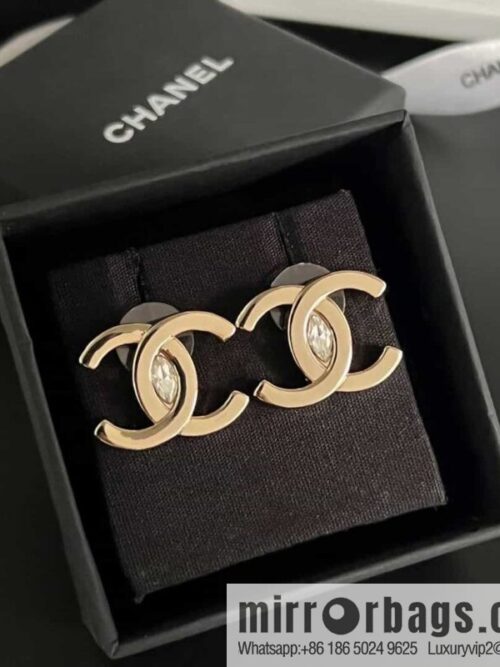 wsxc1681215123723_2-800x800gw3lnssqett179442_20250708181837.jpg New ☑️ Chanel C1 double c horse eye drill earrings