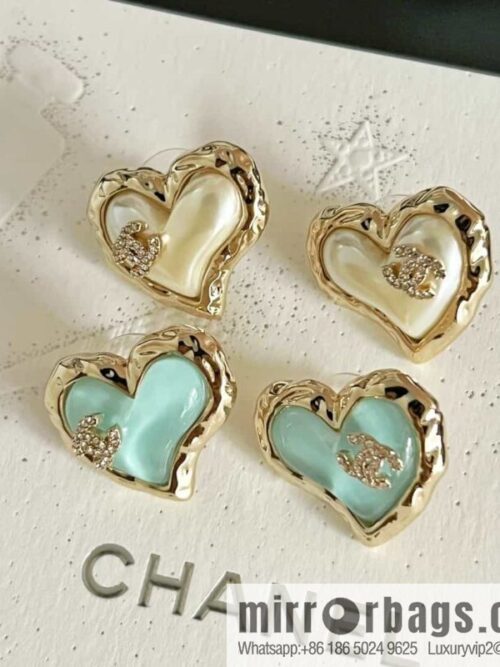 wsxc1681215124954_0-800x800zk0ldjwtcnq179429_20250708181815.jpg New ☑️ Chanel C1 double c peach heart love stud earrings
