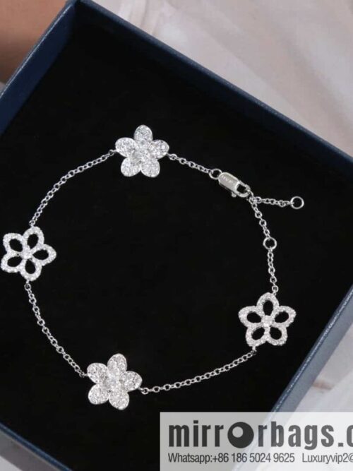 wsxc1681215158147_0-800x800mgif14jbjzu179319_20250708181459.jpg GRAFF four flower bracelet