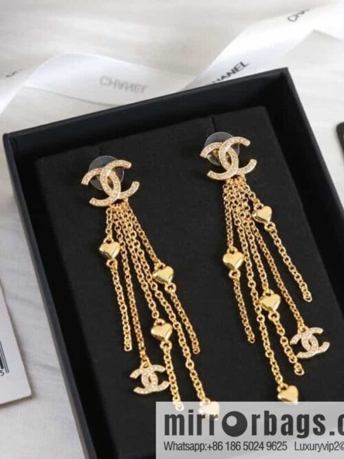 wsxc1681302137341_0-800x800ofx1bnf3jov179252_20250708181305.jpg New ☑️ Chanel c2 double c tassel love peach heart stud earrings