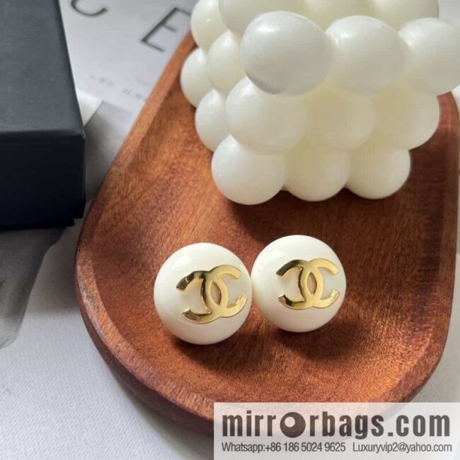 New ☑️ Chanel c1 round double c stud earrings