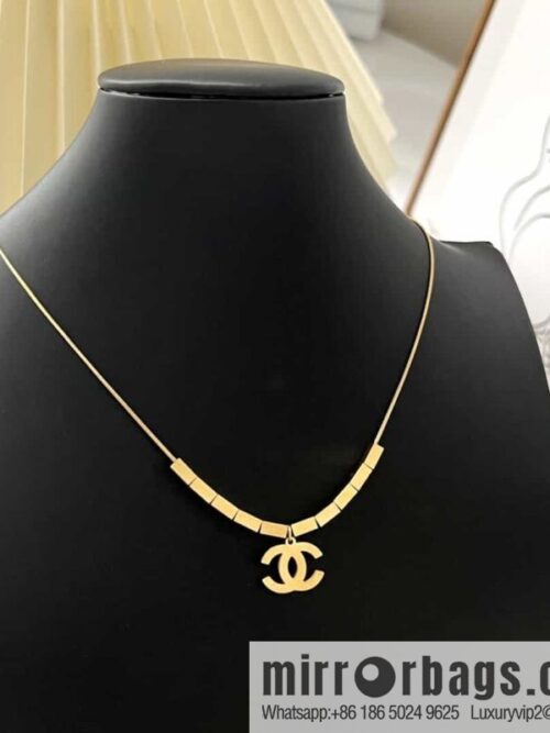 wsxc1681475018889_0-800x800i2azb4rpohb179096_20250708180815.jpg New ☑️ Chanel gold double c square necklace
