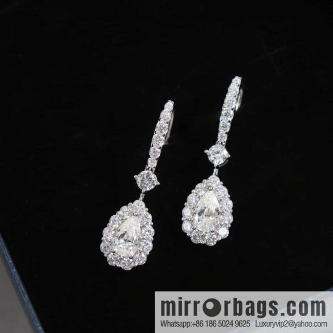 GRAFF Droplet-shaped full diamond earrings