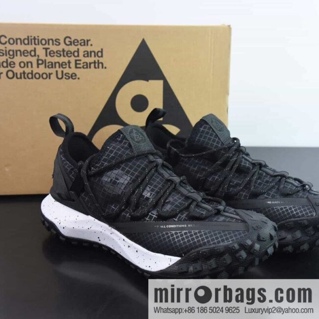 Nike ACG Mountain Flying Low GORE-TEX Outdoor Mountaineering sneakers/black and white, item number: DD4565-001