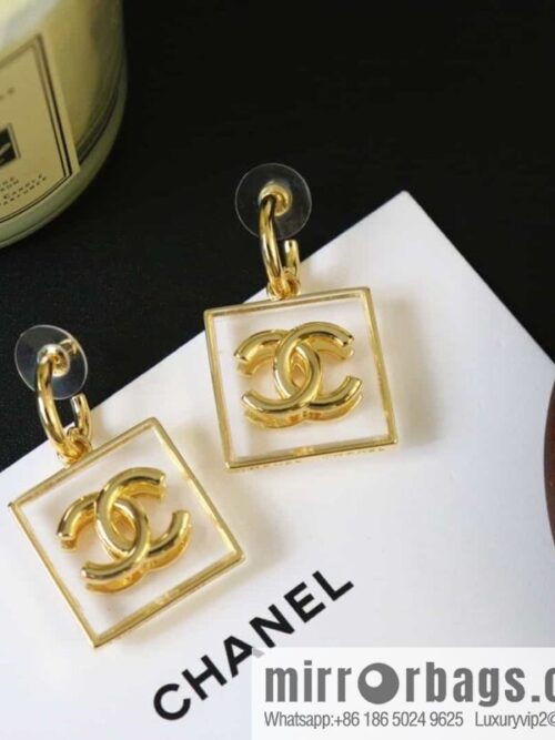 wsxc1681822391635_0-800x800c0hlze2bchh178962_20250708180416.jpg New ☑️ Chanel C2 double c square acrylic stud earrings