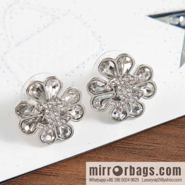 New ☑️ Chanel C1 double c full diamond four-leaf clover earrings