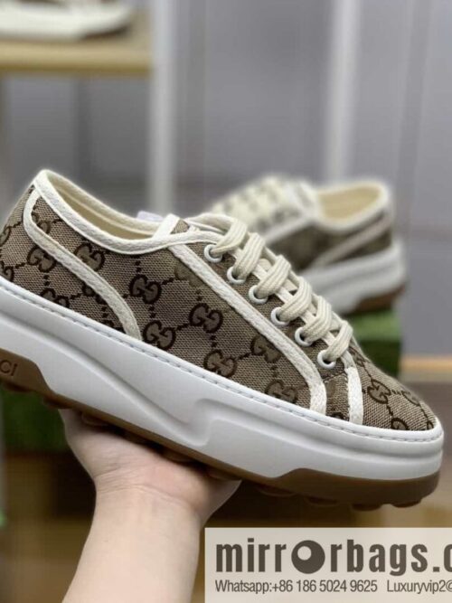 wsxc1682081409016_4-800x800hsnmv2m035414613_20250716010605.jpg Gucci Gucci uses apricot classic GG canvas to make women\'s sports and leisure platform shoes