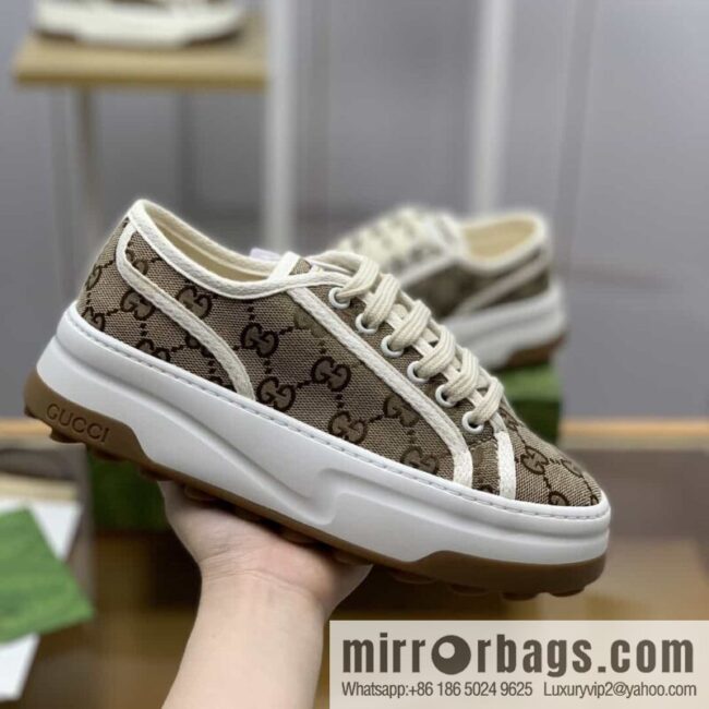 Gucci Gucci uses apricot classic GG canvas to make women\'s sports and leisure platform shoes