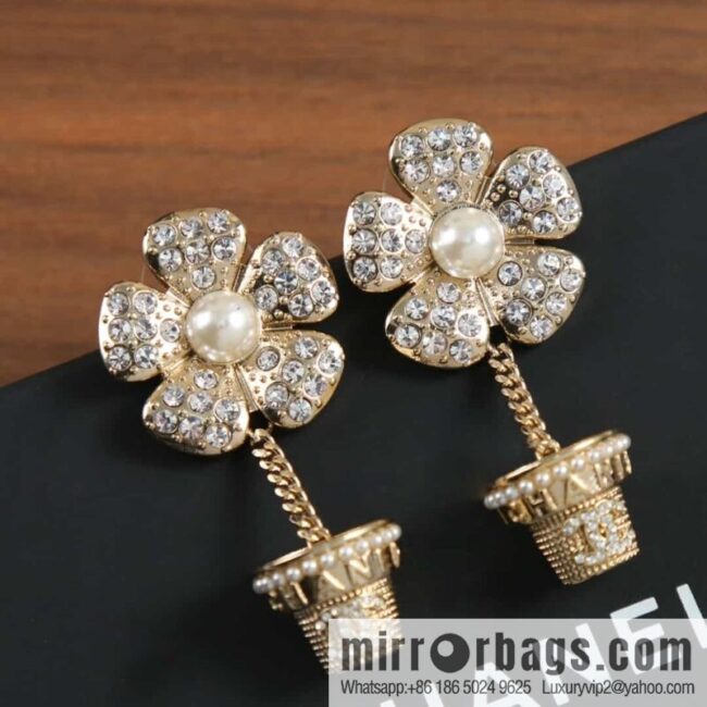 New ☑️ Chanel C1 double c full diamond flower pot stud earrings