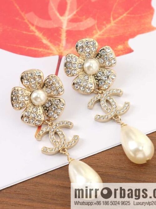 wsxc1682426853907_0-800x80000sspivzinh176503_20250708162531.jpg New ☑️ Chanel c3 full diamond double c flower pearl stud earrings