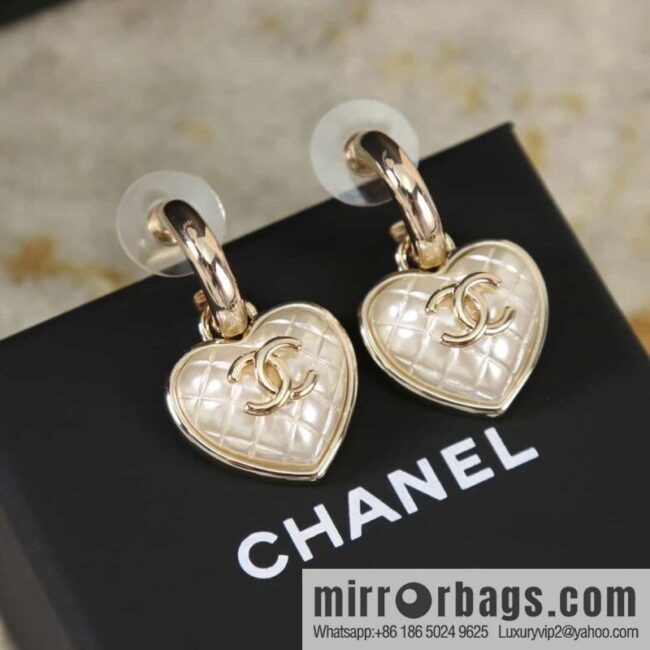 New ☑️ Chanel c2 double c rhombus peach heart love stud earrings
