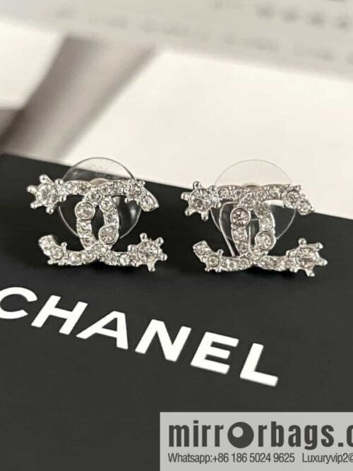wsxc1682598822642_0-800x800taq2cbixj4n176322_20250708161939.jpg New ☑️ Chanel c1 double c full diamond snowflake stud earrings