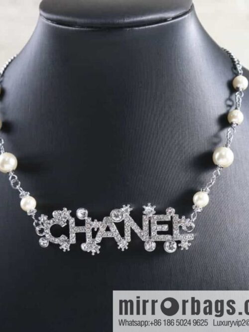 wsxc1682598824146_0-800x800qrt25arir34176311_20250708161916.jpg New ☑️ Chanel silver 23p pearl full diamond letter necklace