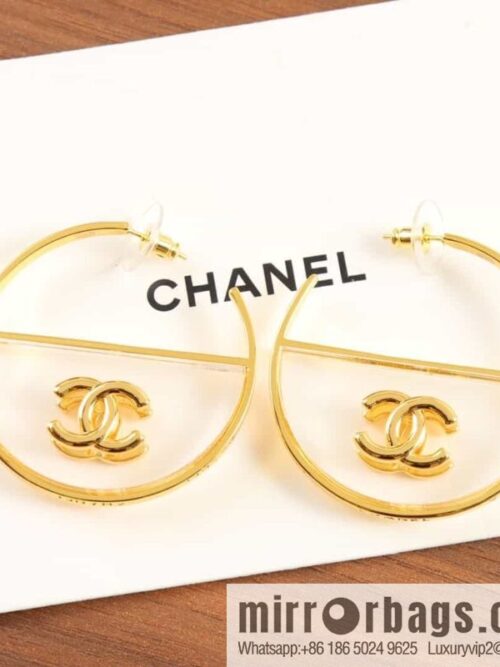 wsxc1682598838152_0-800x800iccsvfbicnf176223_20250708161637.jpg New ☑️ Chanel c1 double c semi-round acrylic stud earrings