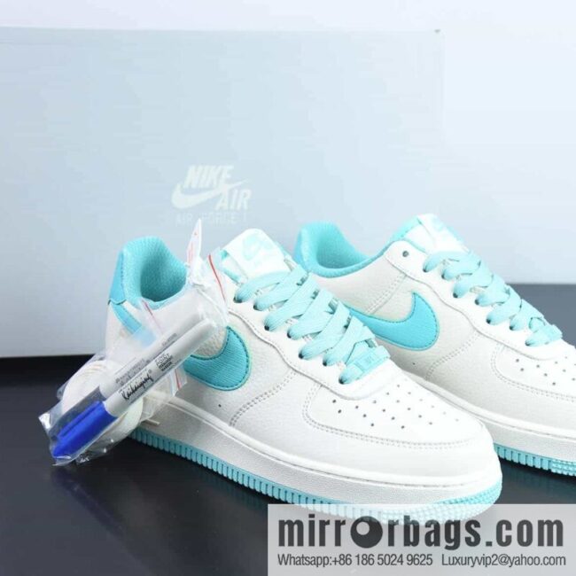 Air Force 1 \'07 Low Air Force One Tiffany & Co. White and blue sneakers Item number: TP0096 255