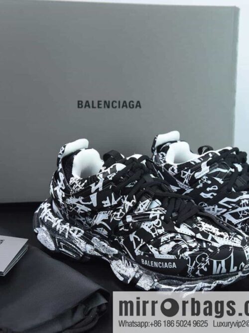 wsxc1682773641793_4-800x8005k4nlpr0a3s10824_20250716003146.jpg Balenciaga BALENCIAGA Track Trainers 3.0 generation series Vintage wild running grandma trend versatile casual jogging shoes \"black and white graffiti\" 542436 W3RRA 1090