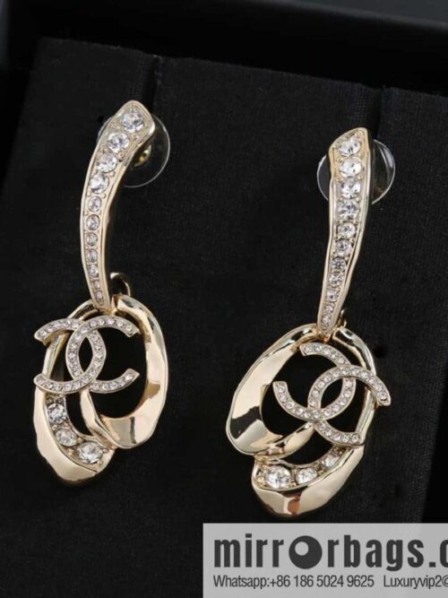 wsxc1682857587911_0-800x800gev1bywz0uf176135_20250708161345.jpg New ☑️ Chanel double c silver round diamond tassel long stud earrings