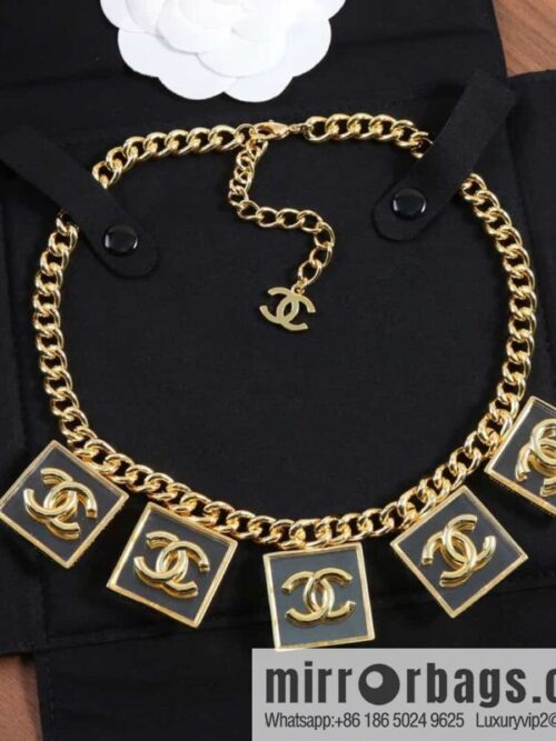 wsxc1683291006599_0-800x800cfpynqohwgo172216_20250705215820.jpg New ☑️ Chanel Double C Square Acrylic Gold Necklace Necklace