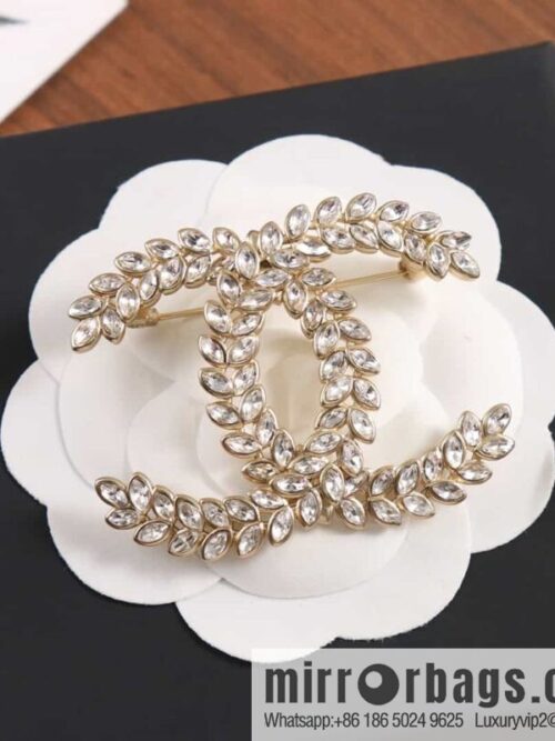wsxc1683379022810_0-800x800bt34l44uvex172128_20250705215548.jpg New ☑️ Chanel Double C Wheat Horse Eye Diamond Brooch
