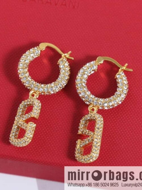 wsxc1683899022956_0-800x800eqhma312zdl171800_20250705214629.jpg New ☑️ Valentino full diamond earrings
