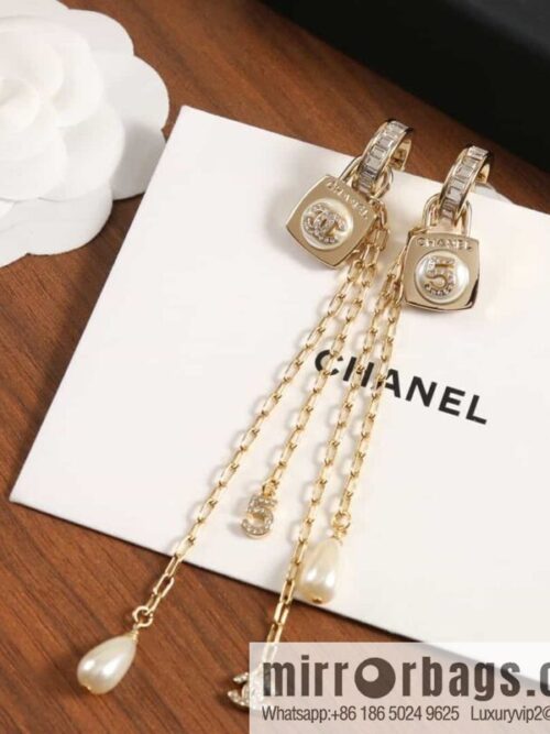 wsxc1683899035040_0-800x8001q23unkocvh171741_20250705214448.jpg New ☑️ Chanel double c fringed pearl 5 character stud earrings