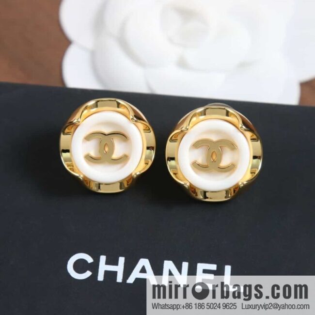 New ☑️ chanel c1 double c round stud earrings
