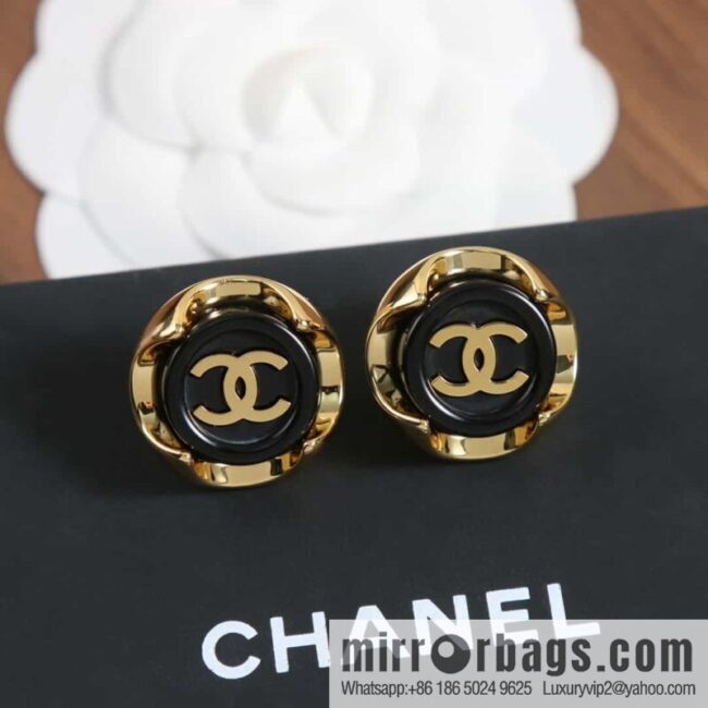 New ☑️ chanel c1 double c round stud earrings