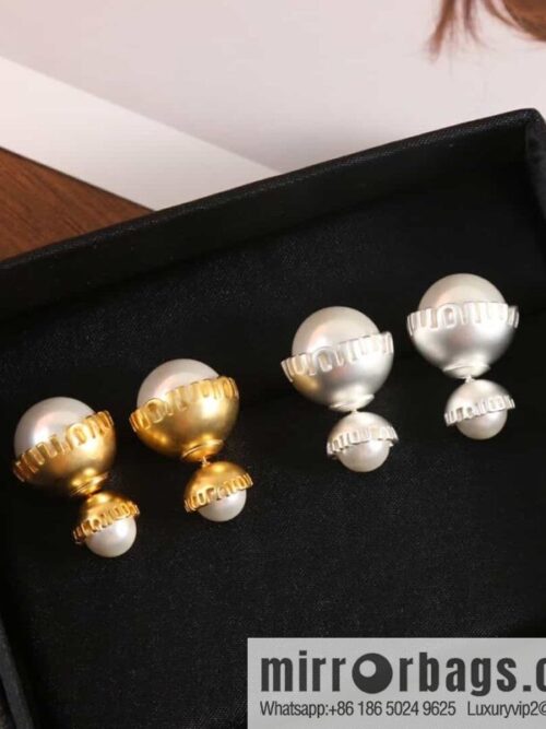 wsxc1684247141589_0-800x800aiklbmcsfkm171568_20250705213933.jpg MIU MIU Miu Miu size pearl stud earrings