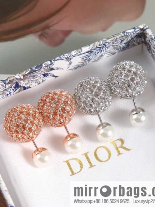 wsxc1684247143774_0-800x800qmovhanhgss171555_20250705213911.jpg New ☑️ DIOR full diamond pearl stud earrings