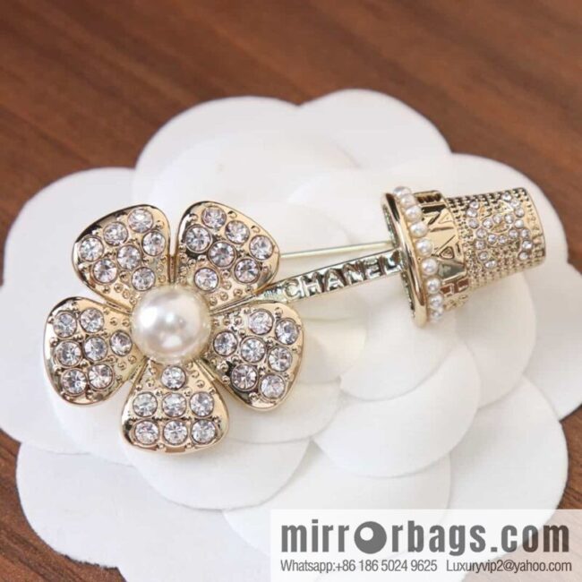 New ☑️ Chanel double c full diamond flower pot brooch