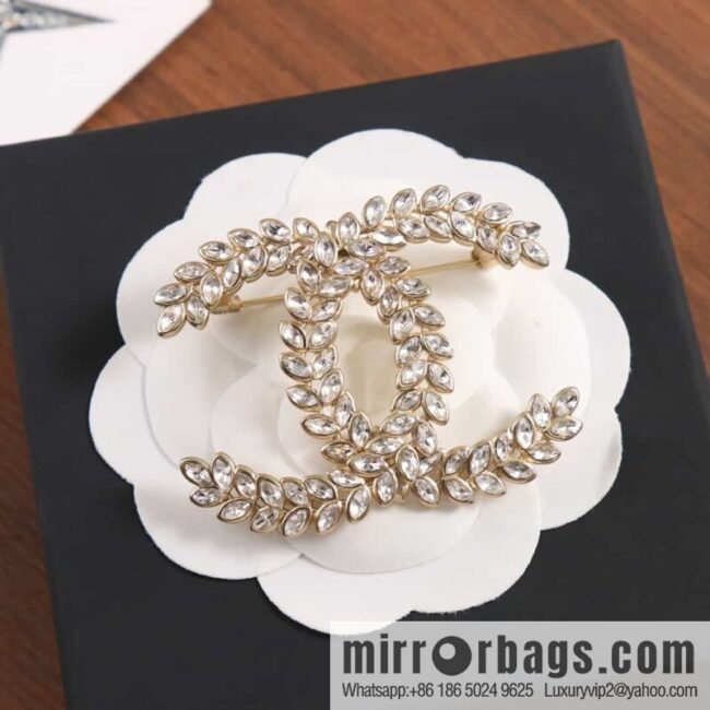 New ☑️ Chanel Double C Wheat Horse Eye Diamond Brooch