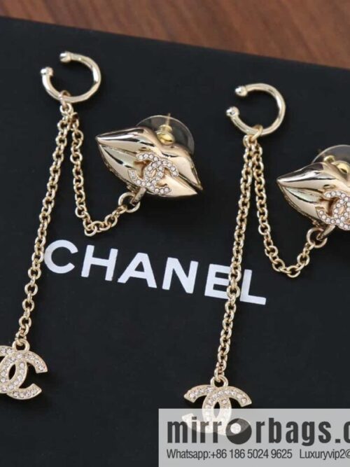 wsxc1684419915567_0-800x800nz4vw1p4ojt171322_20250705213217.jpg New ☑️ Chanel double c fringe mouth 👄 earclip earrings stud earrings