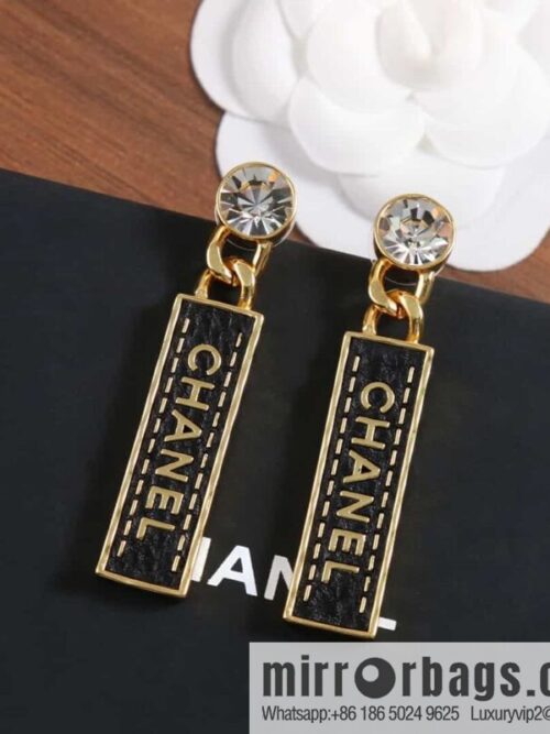 wsxc1684590485130_0-800x800jg330qahaq2168546_20250705200136.jpg New ☑️ chanel c2 double c black strip leather earrings