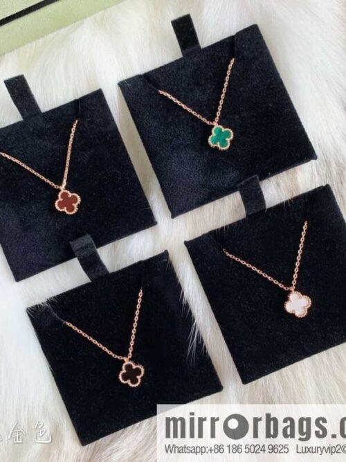 wsxc1684591304298_1-800x800oz50rautlbm168380_20250705195707.jpg Van Cleef & Arpels Mini Clover Necklace