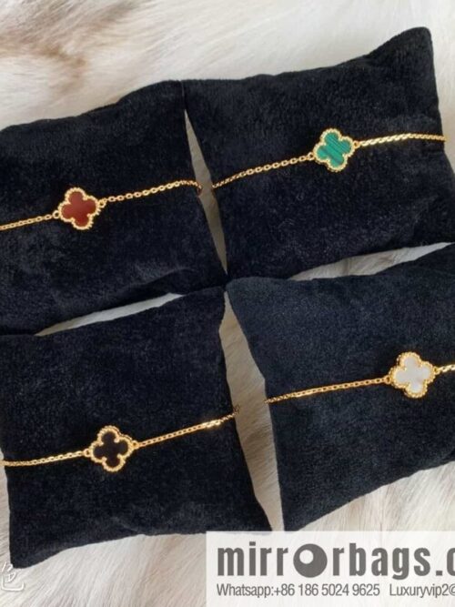 wsxc1684591310235_1-800x800nmv4jad11e3168350_20250705195618.jpg Van Cleef & Arpels Mini Four-Leaf Clover Bracelet
