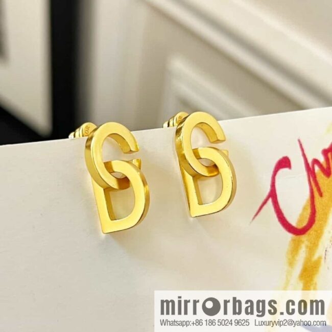 New ☑️ DIOR CD letter stud earrings