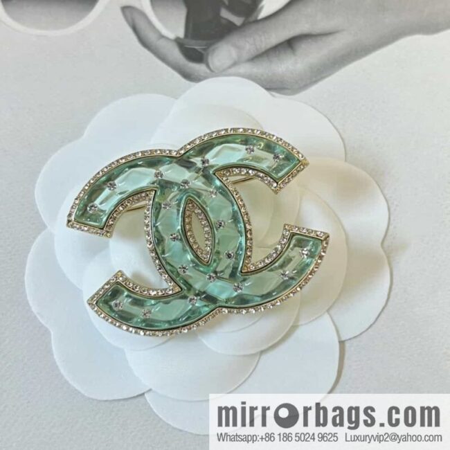 New ☑️ Chanel double c green acrylic brooch with diamond