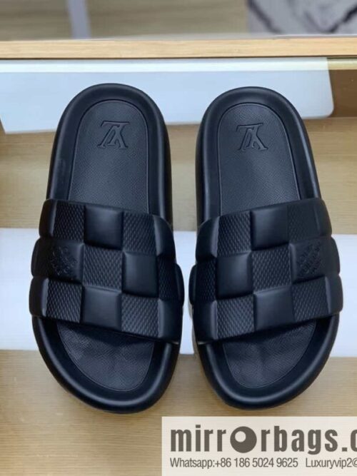 wsxc1685284936123_0-800x8002tzaktngapr2940_20250715232013.jpg LV/Louis Vuitton features classic monogram printed His & Hers sandals
